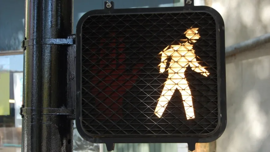 New traffic signal device installed for pedestrians and cyclists in Richmond