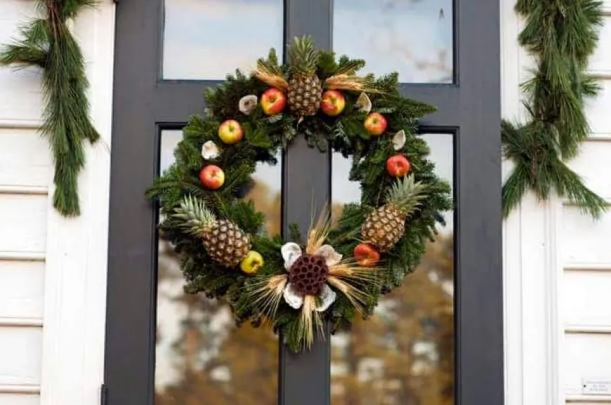 Colonial Williamsburg Decorated Wreath Sales – get wreaths for your home that are made as the ones in CW