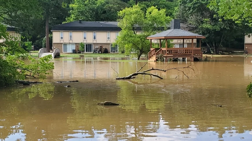 PHOTOS: Floodwaters surrounded Chesterfield apartment complex