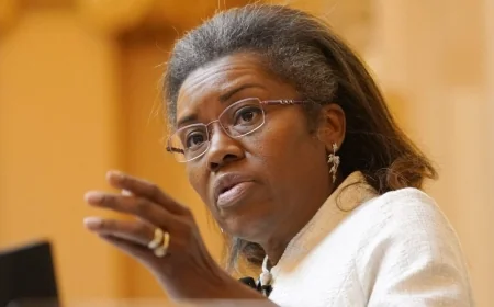 Earle-Sears makes campaign stop in Hopewell, focuses largely on public safety and security 