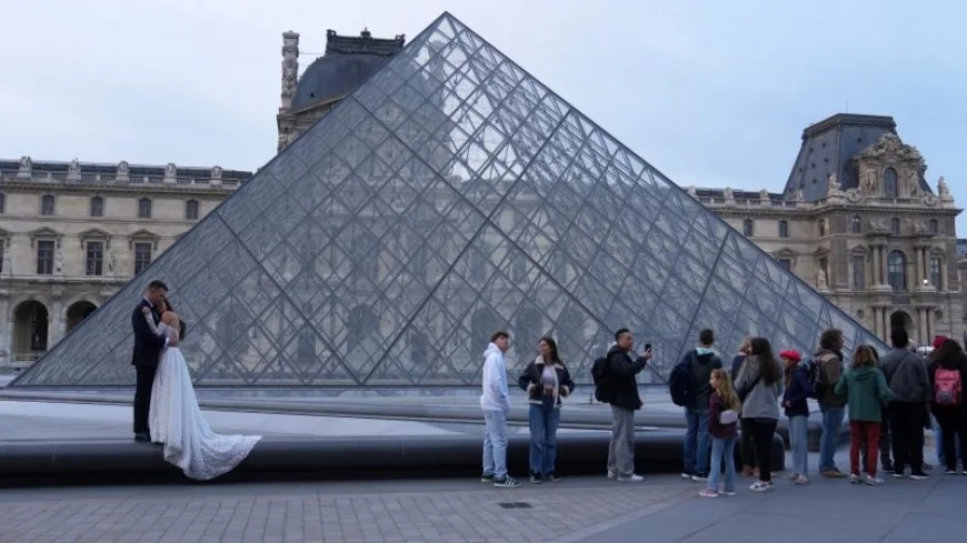 Suspects arrested in connection with Louvre jewel heist