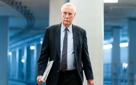 Senate has enough Democratic votes to reopen government after 40-day shutdown