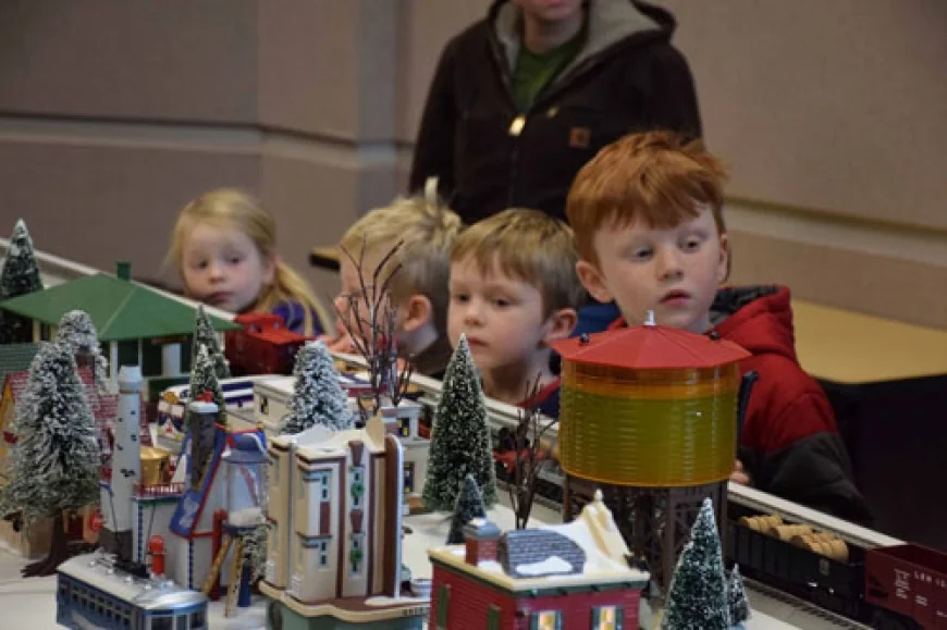 Model Railroad Show – December 6 & 7 at the JCC Library – FREE event!